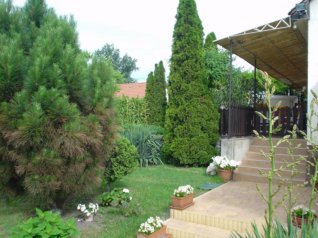 Oeroekzoeld Apartmanok Balatonfenyves Exterior foto